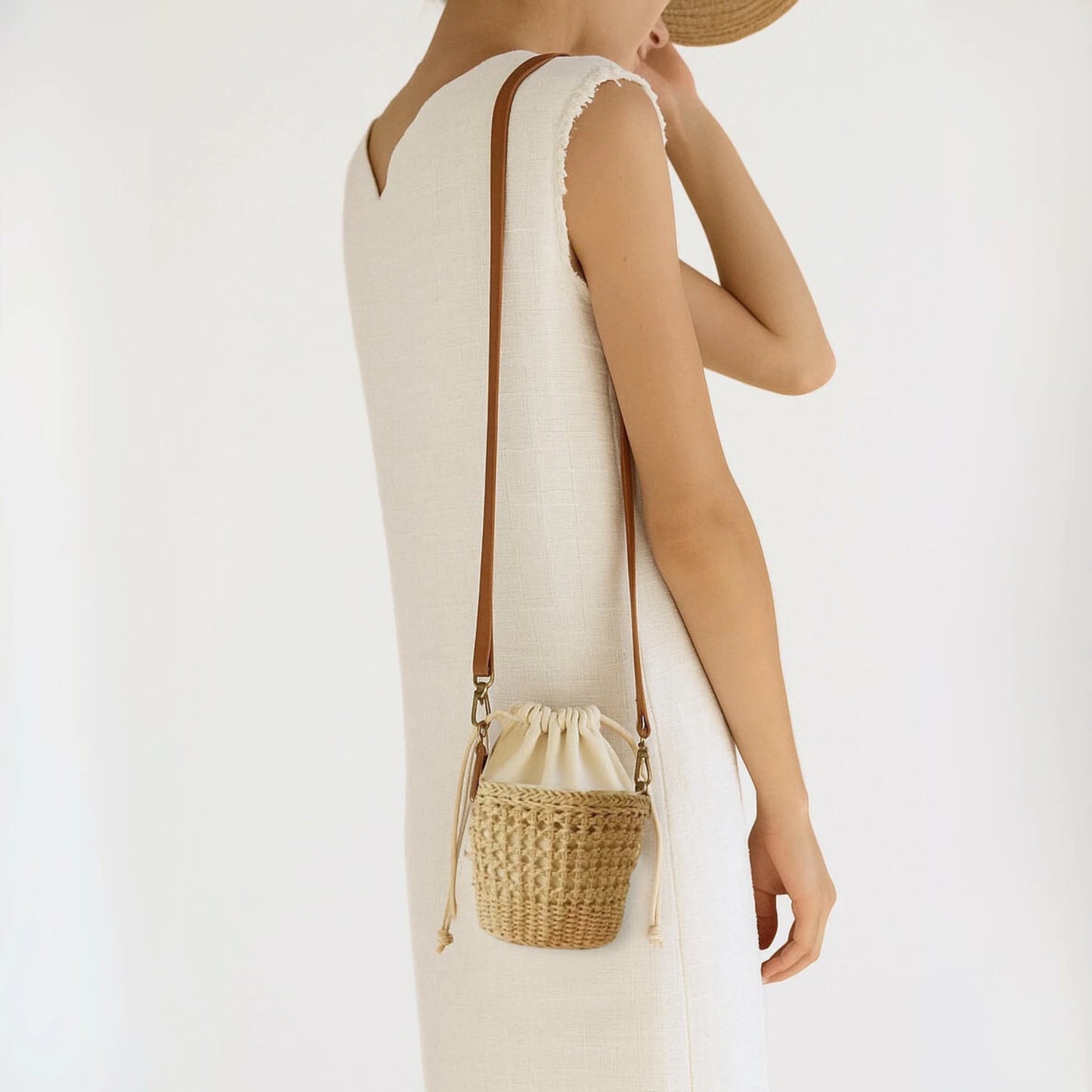 BonvovoSeaside Bucket Bag Lifestyle
